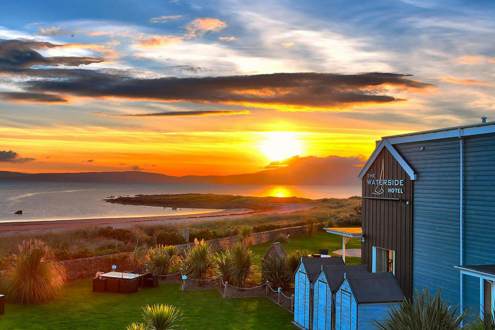 4* The Waterside Hotel 