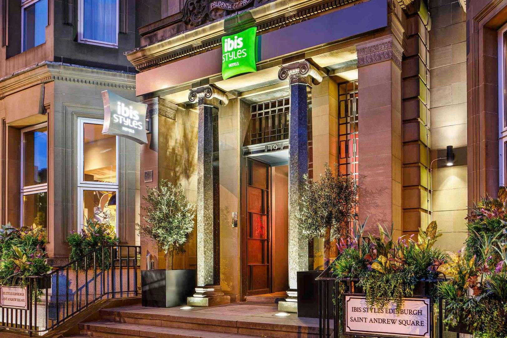 Bonnie & Whistle within ibis Styles Edinburgh St Andrew Square