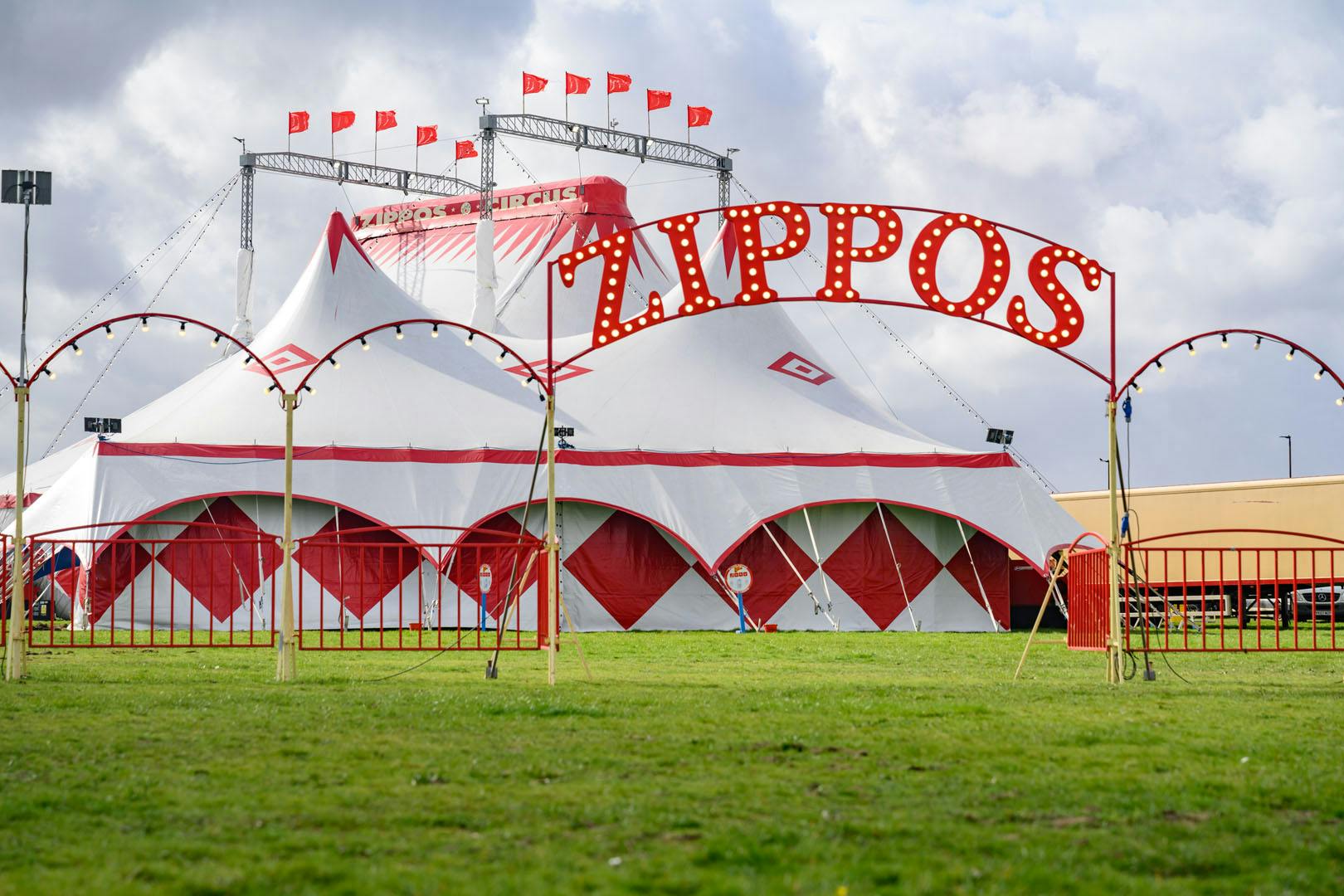 Zippos Circus, Queen's Park