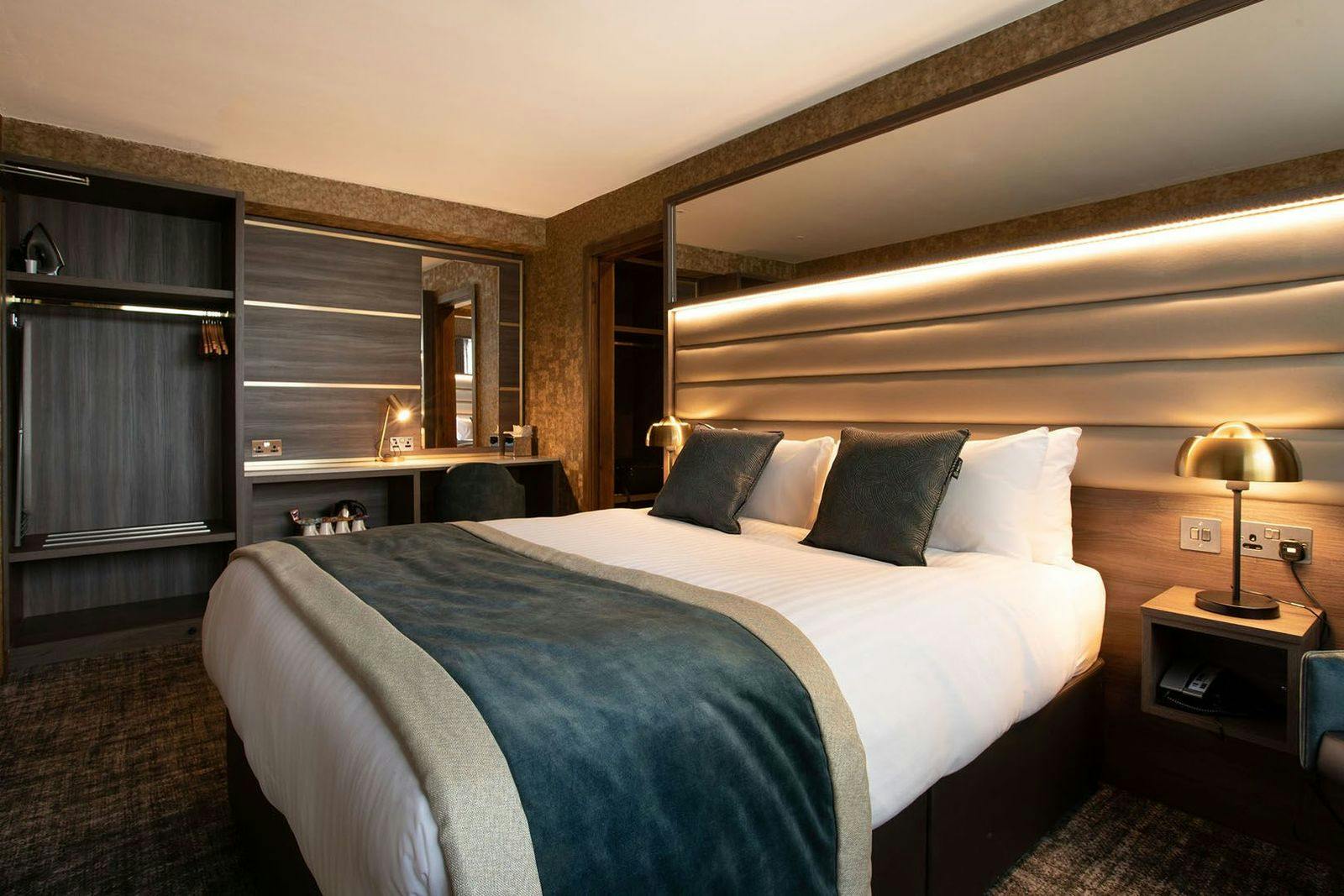 Carlton Hotel