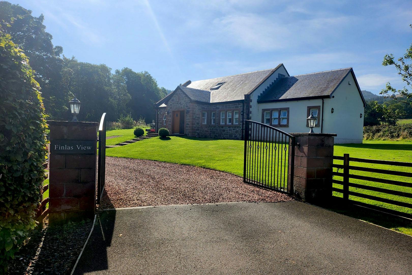 Auchendennan Farm Cottages