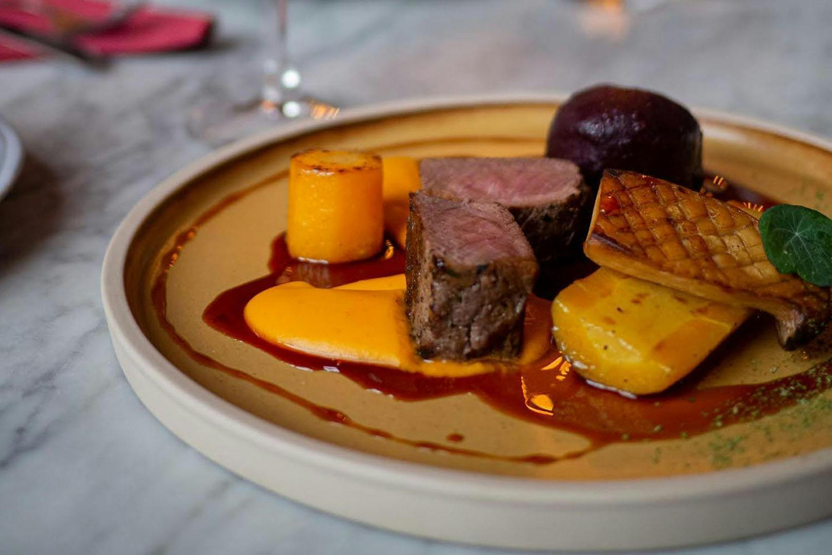 Hemingway's Bar & Restaurant 