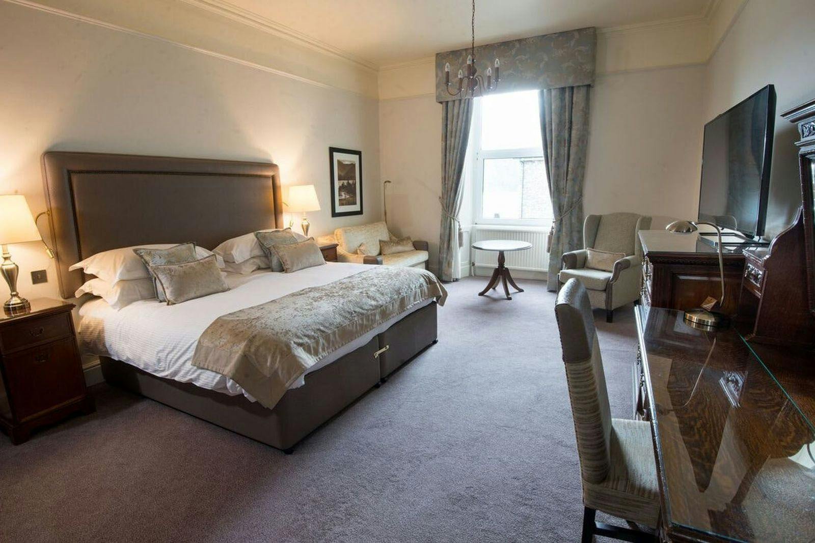 Macdonald Old England Hotel & Spa