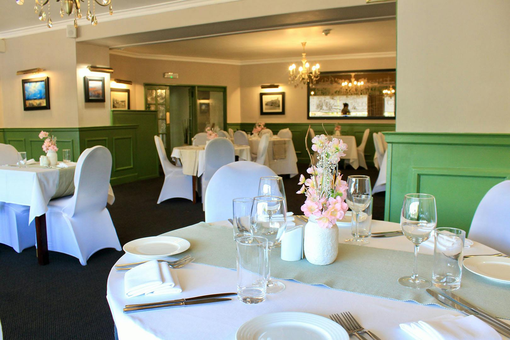 The Popinjay Hotel