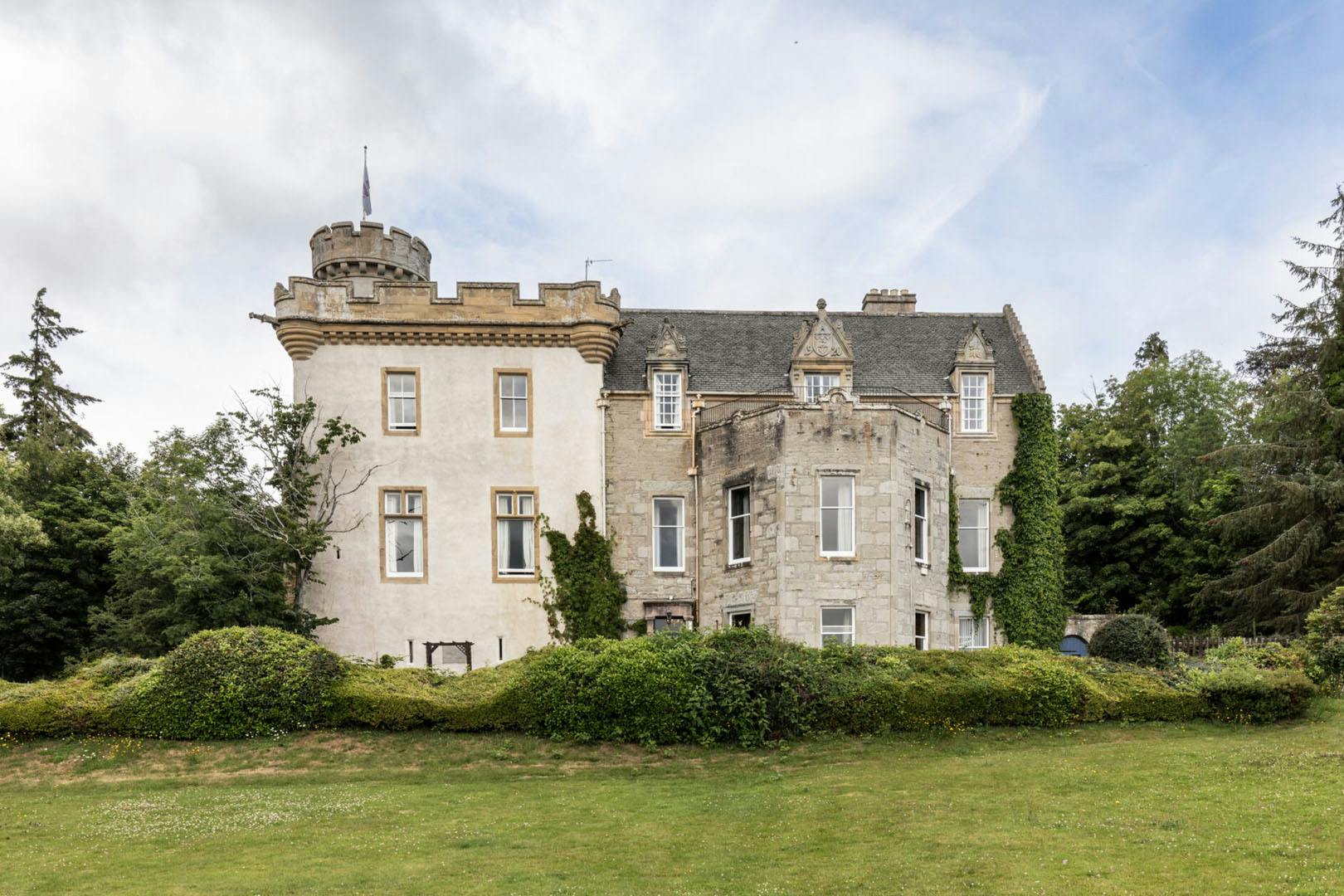 4* Tulloch Castle Hotel