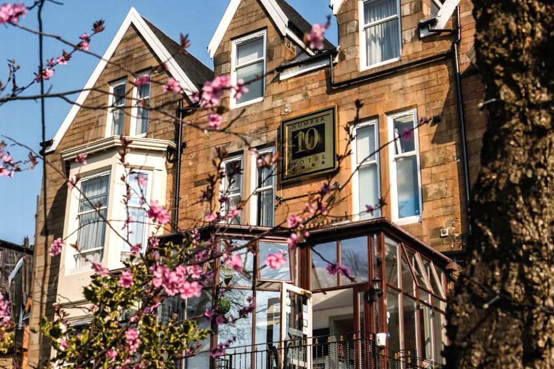 4* Number 10 Hotel