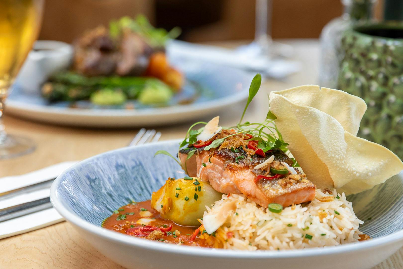 Scotts Bar & Restaurant