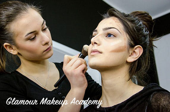  Glamour Makeup Academy
