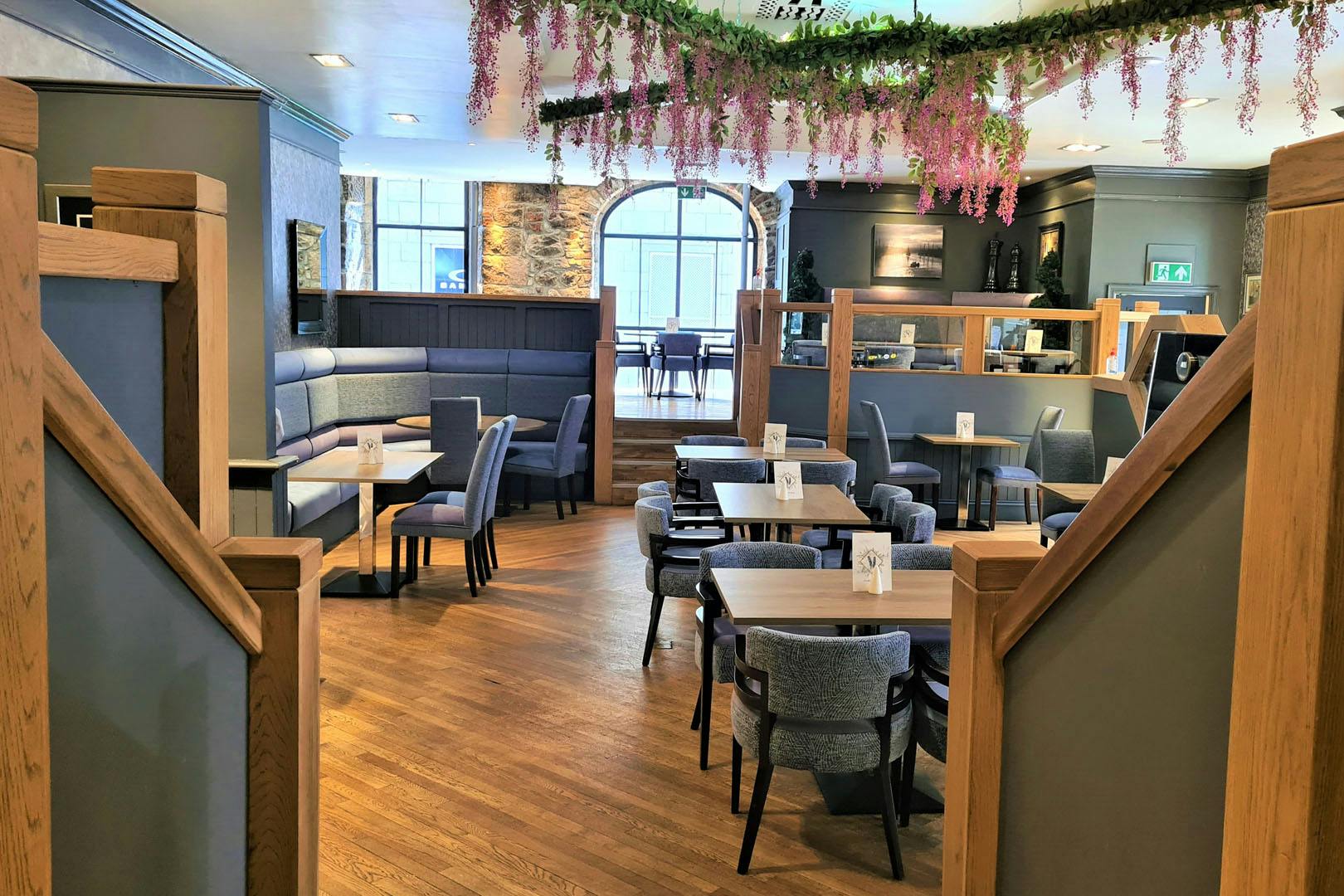 Molly's Bistro