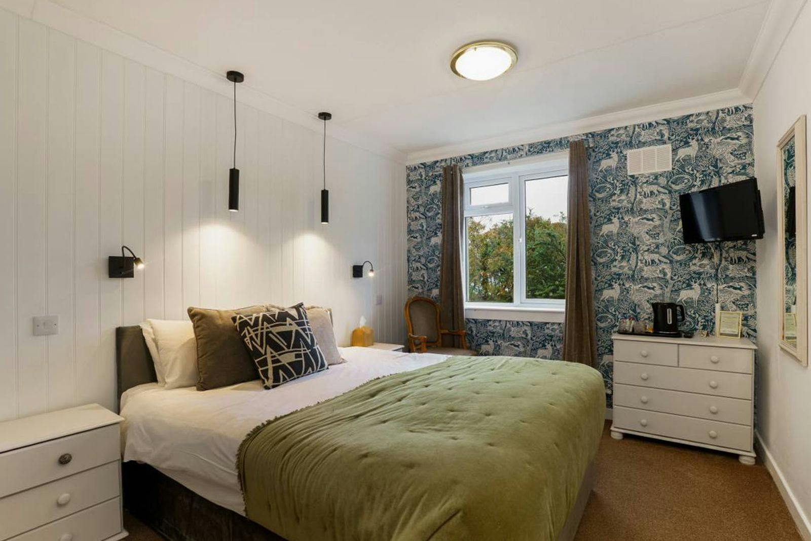 Lochnell Arms Hotel