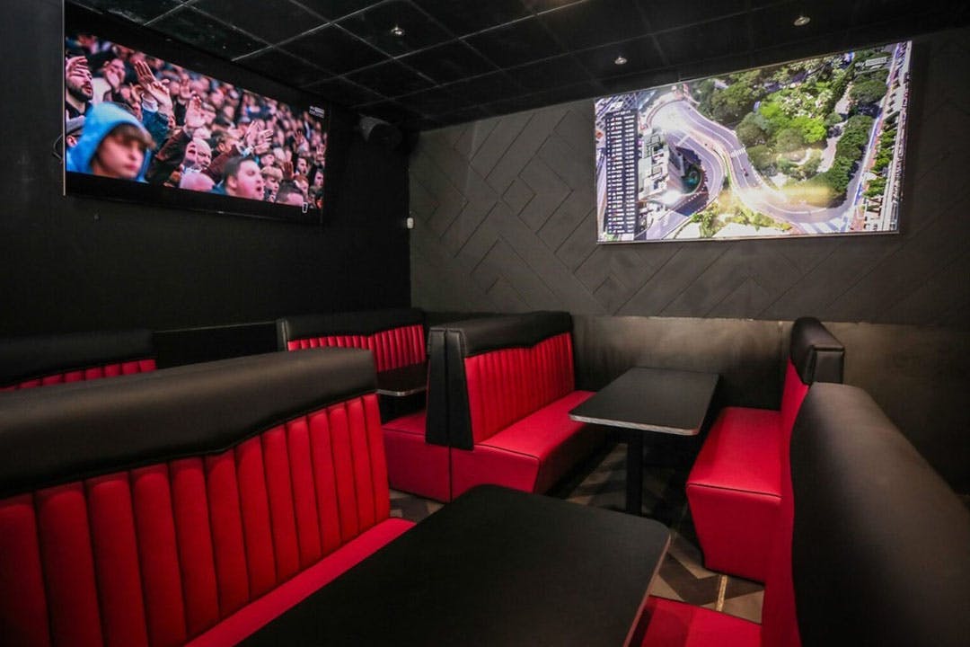 Top Dog Sports Bar