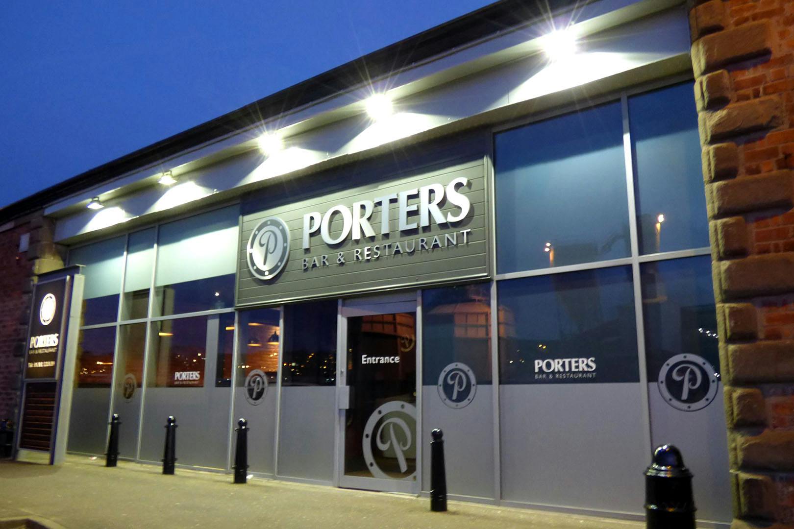 Porters Bar and Restaurant