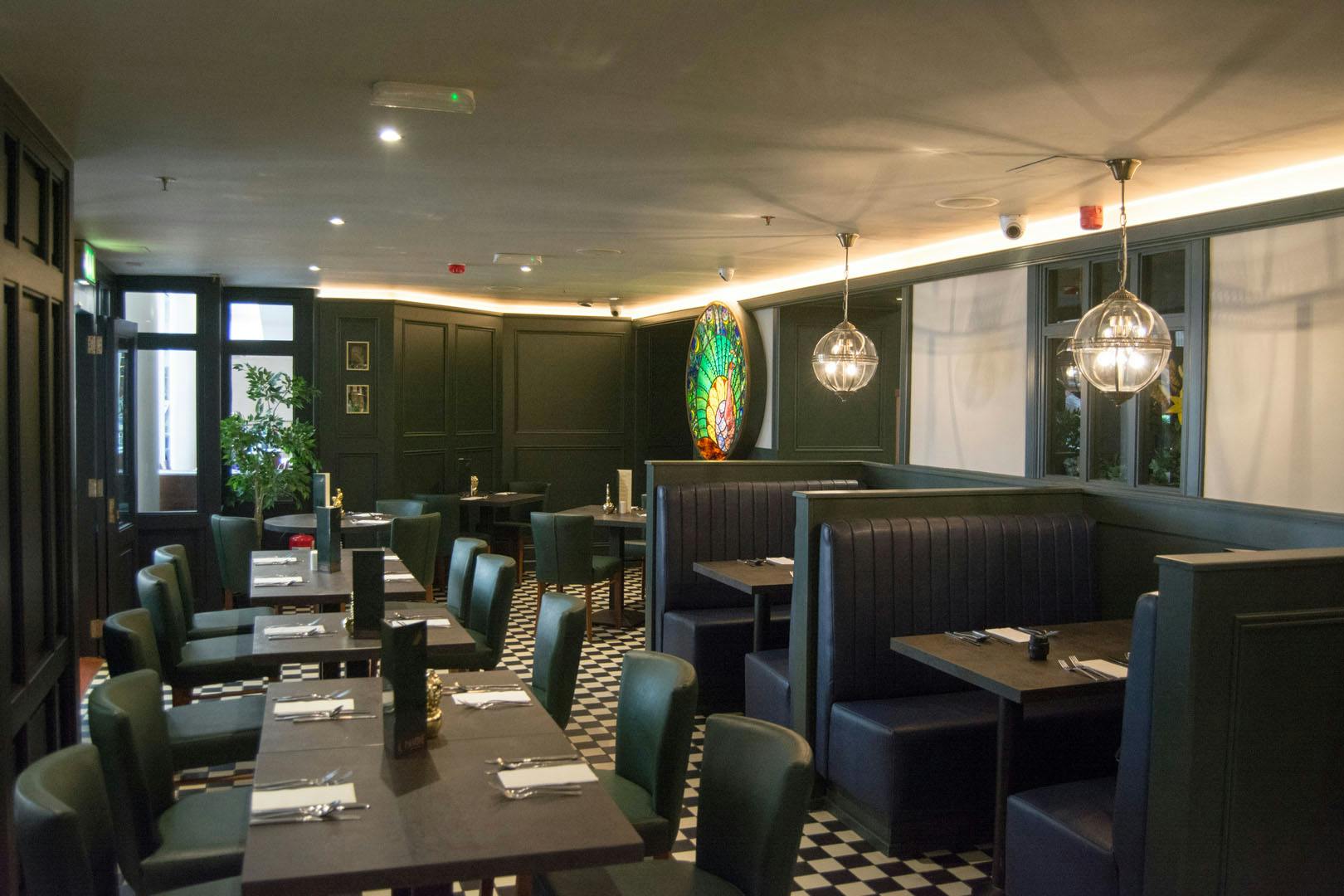 Il Pavone / Nonna Gina's