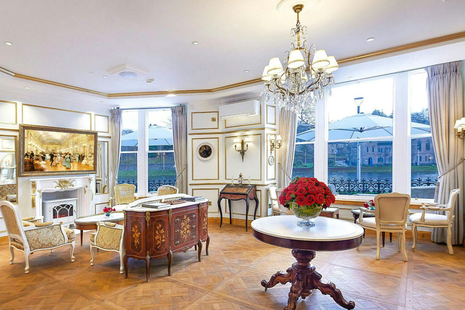 4* The Ambassador Hotel