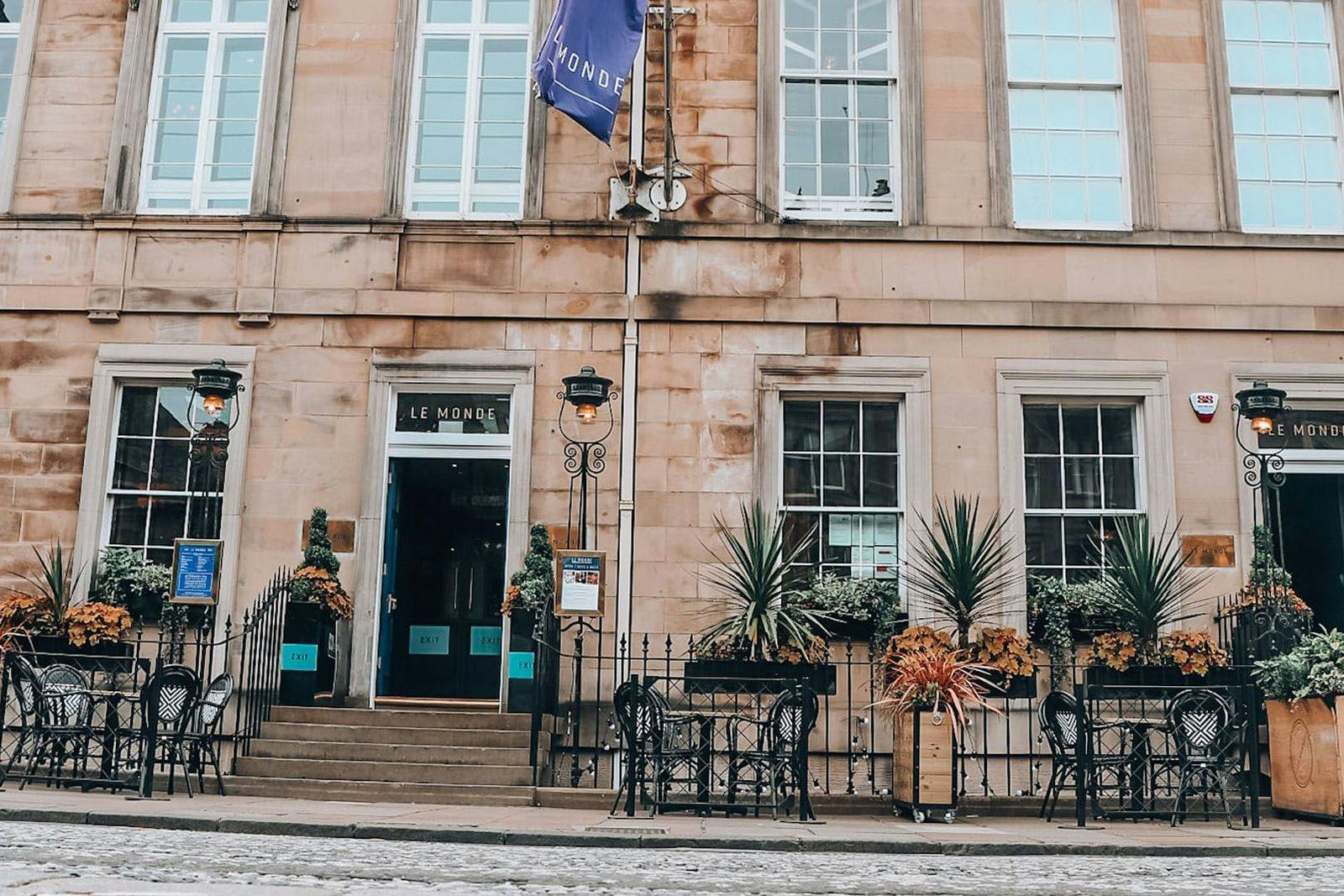 2 Truths, 1 Lie at the Fringe