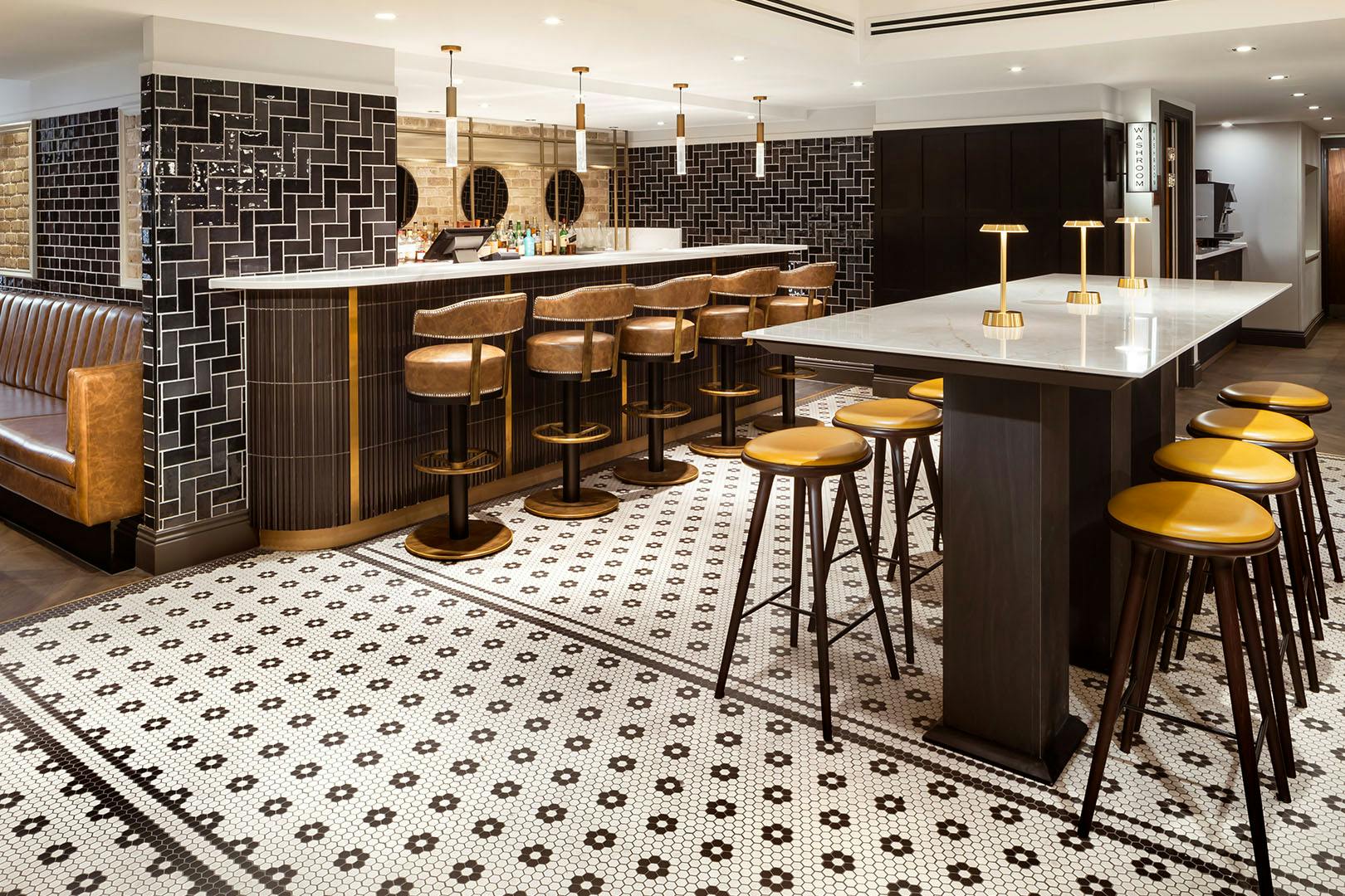 1802 Lounge & Grill