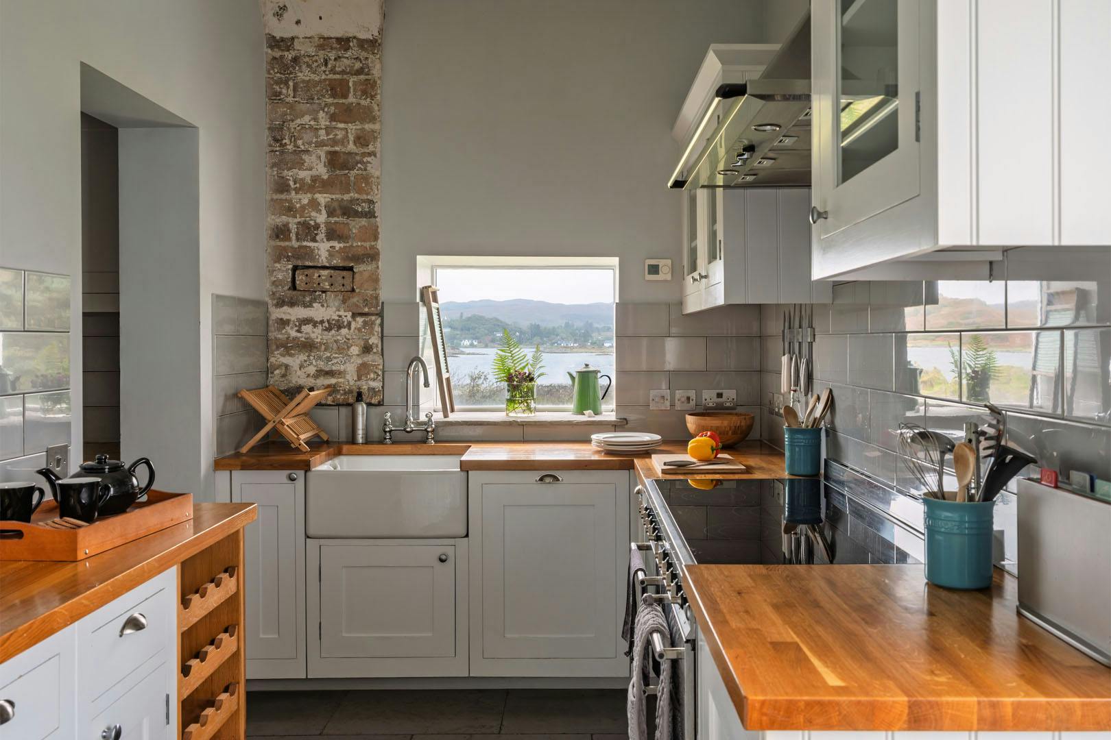 Eilean Sionnach Lighthouse Cottage