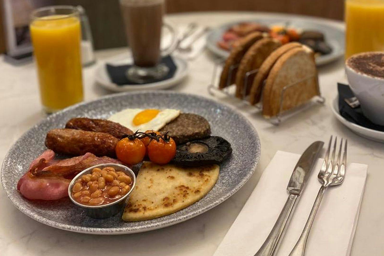 4* Riverside Lodge Hotel