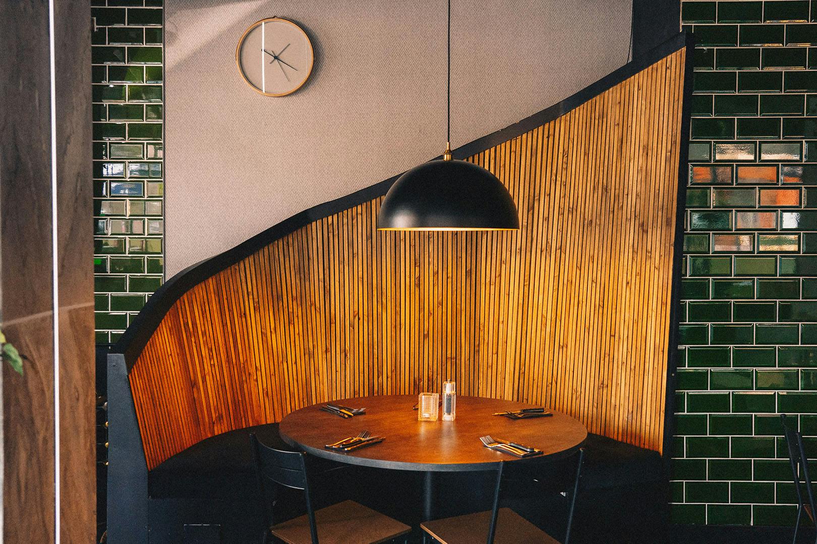 Bar & Tender