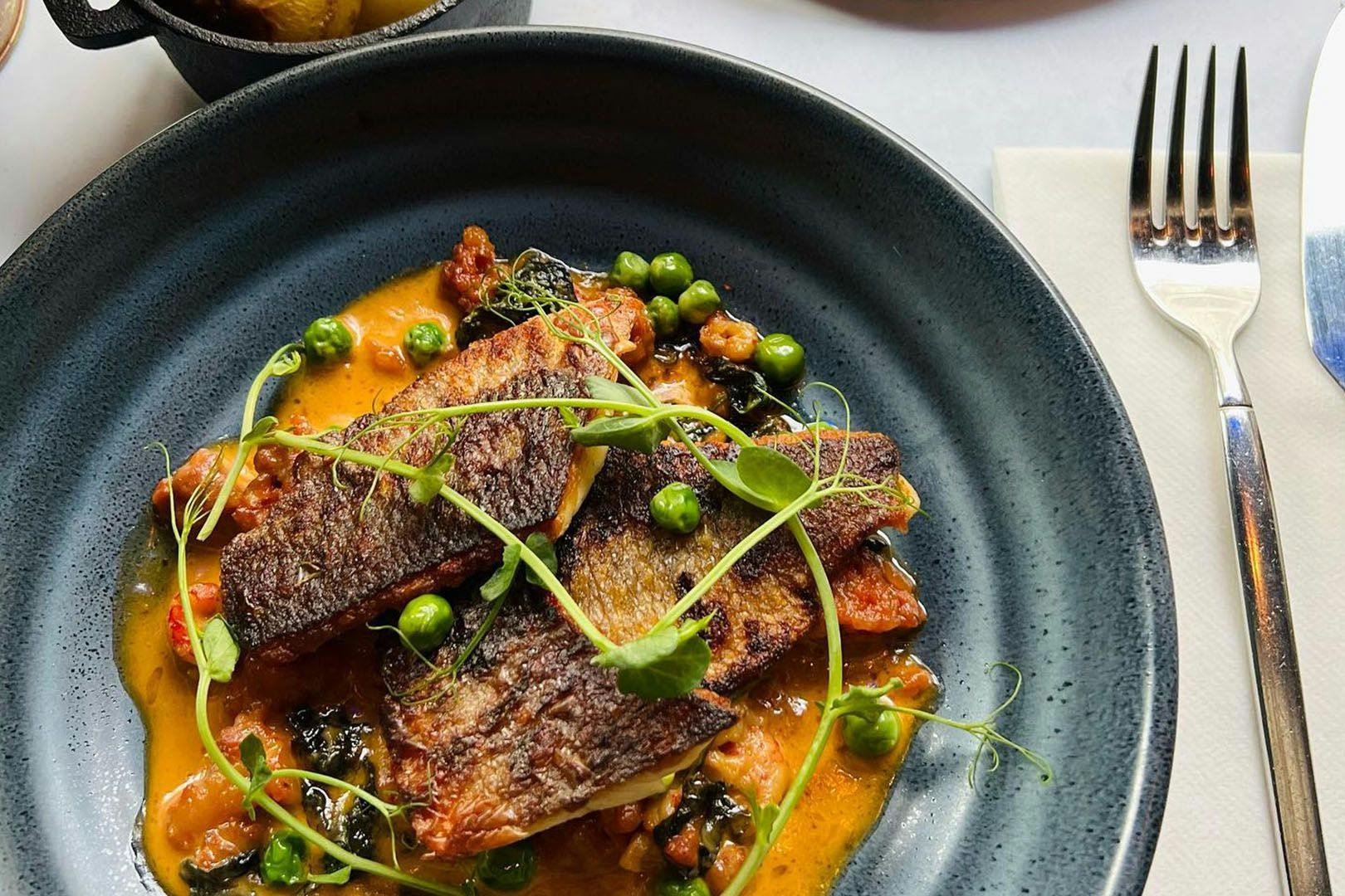 Metropolitan Bar & Restaurant