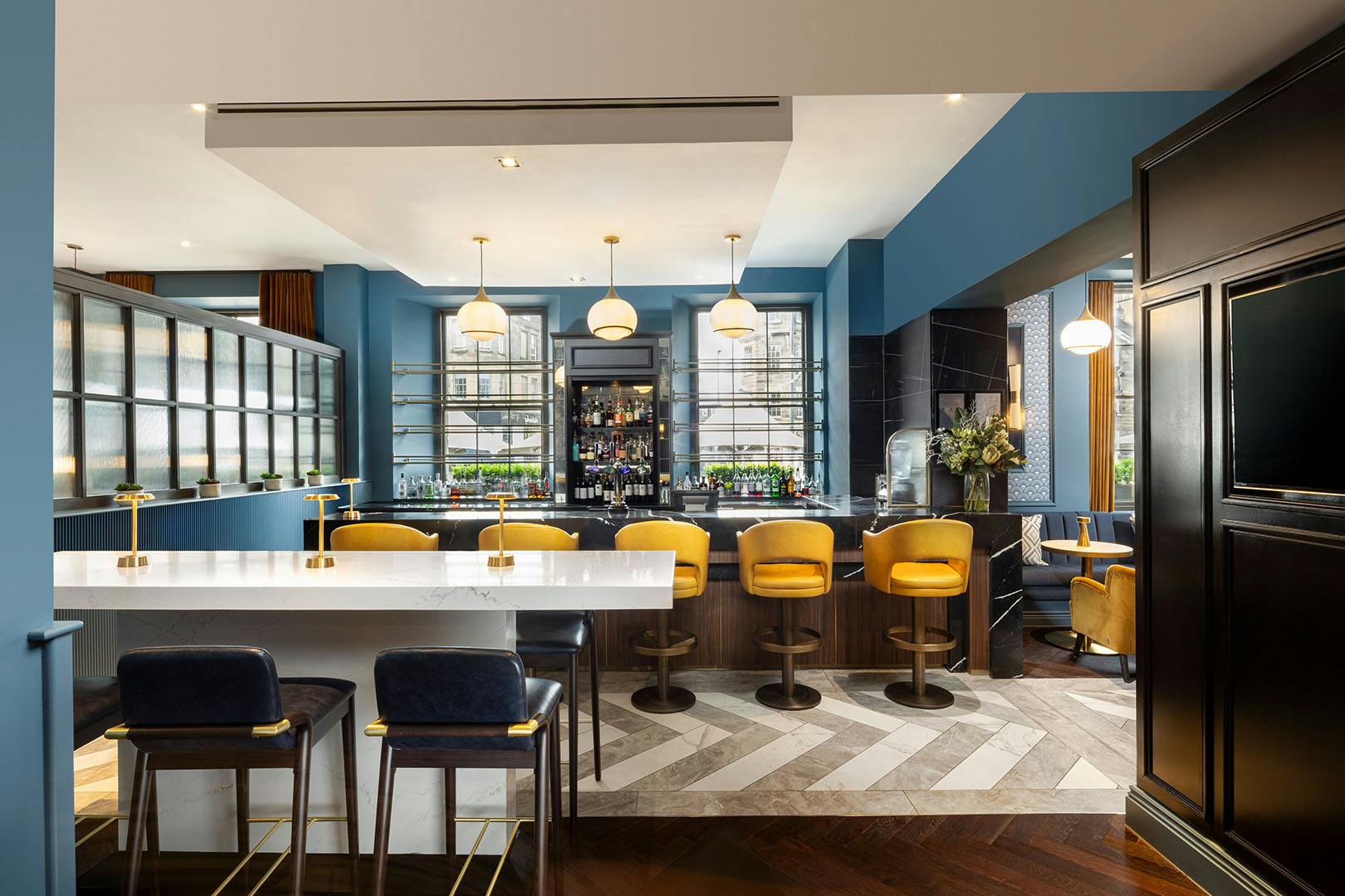 1802 Lounge & Grill