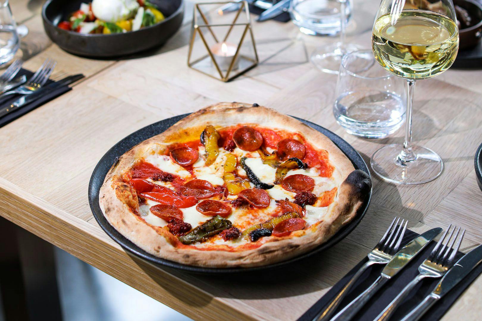 Luci's Restaurant & Cocktail Bar