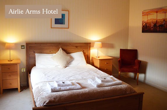 Airlie Arms Hotel, Bar & Restaurant