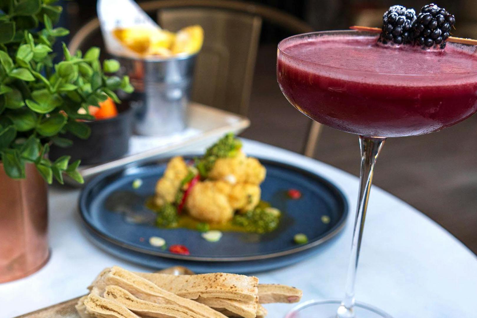 Metropolitan Bar & Restaurant