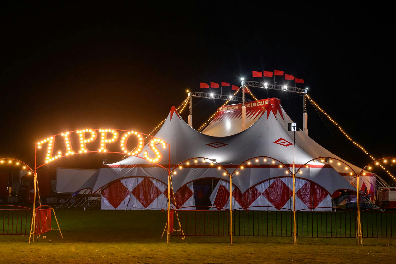 Zippos Circus, Queen's Park