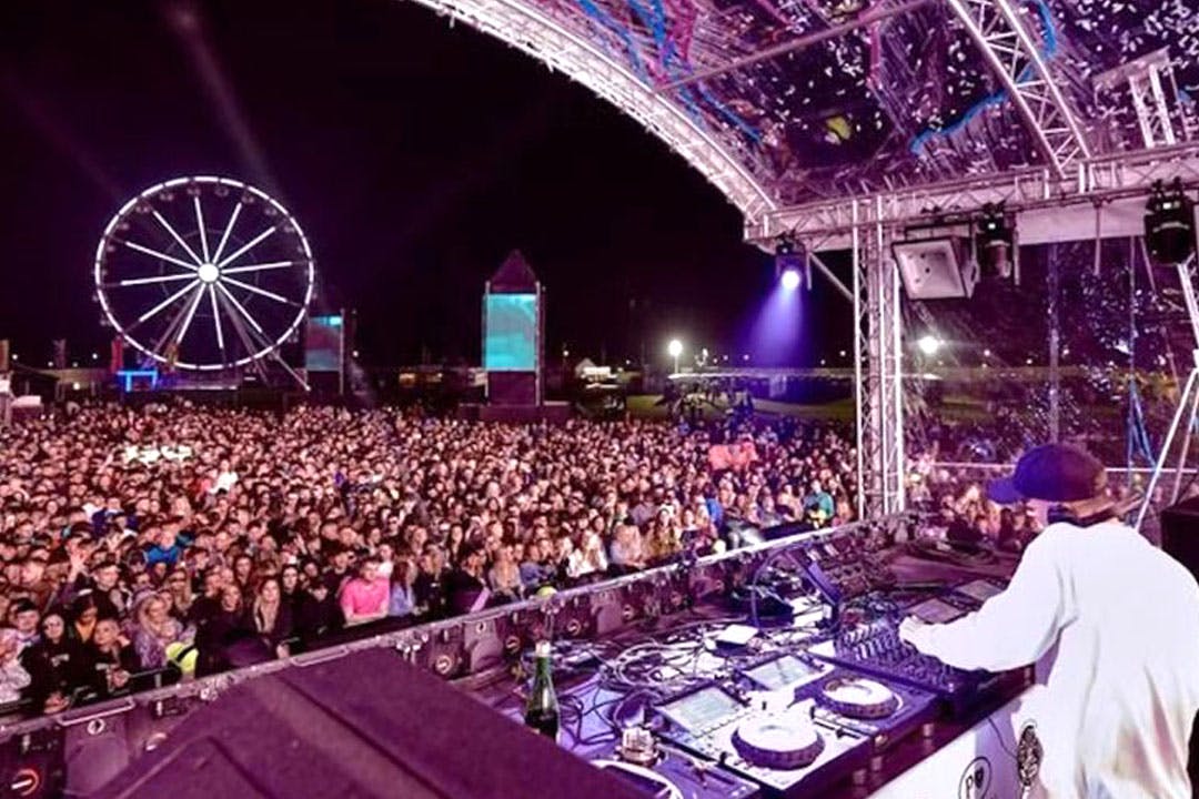 James at Ayr Beach Live