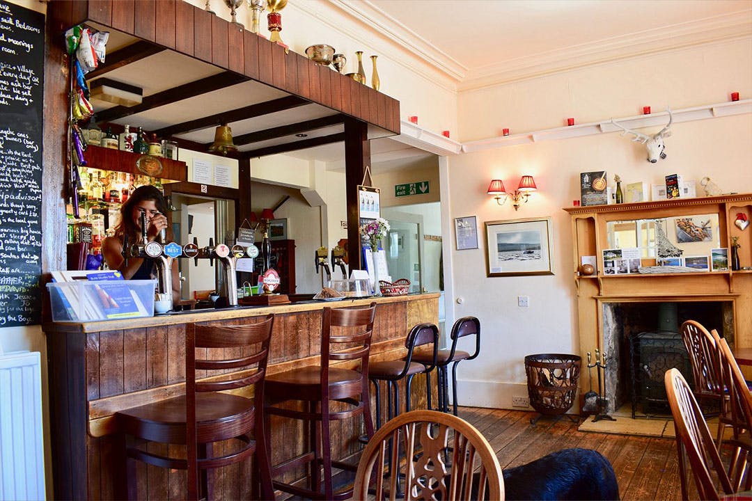 4* The Colintraive Hotel