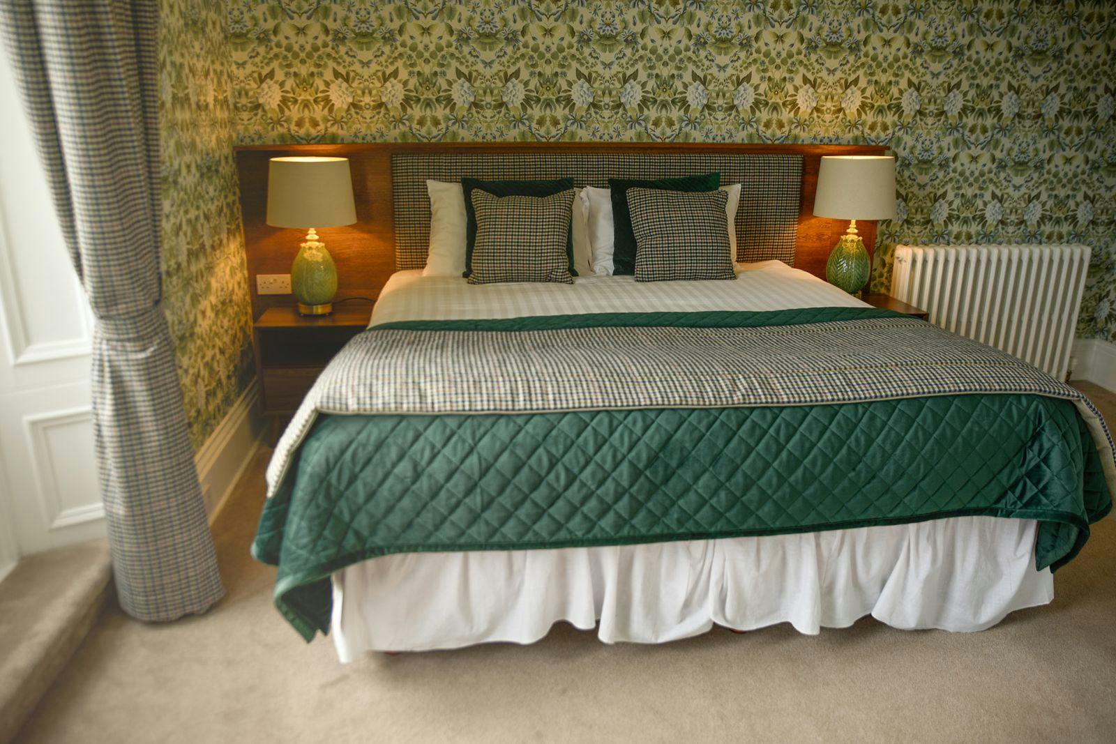 Glenesk Hotel