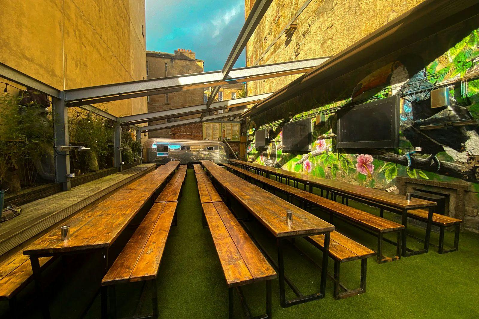 Tiki Bar & Darts Den
