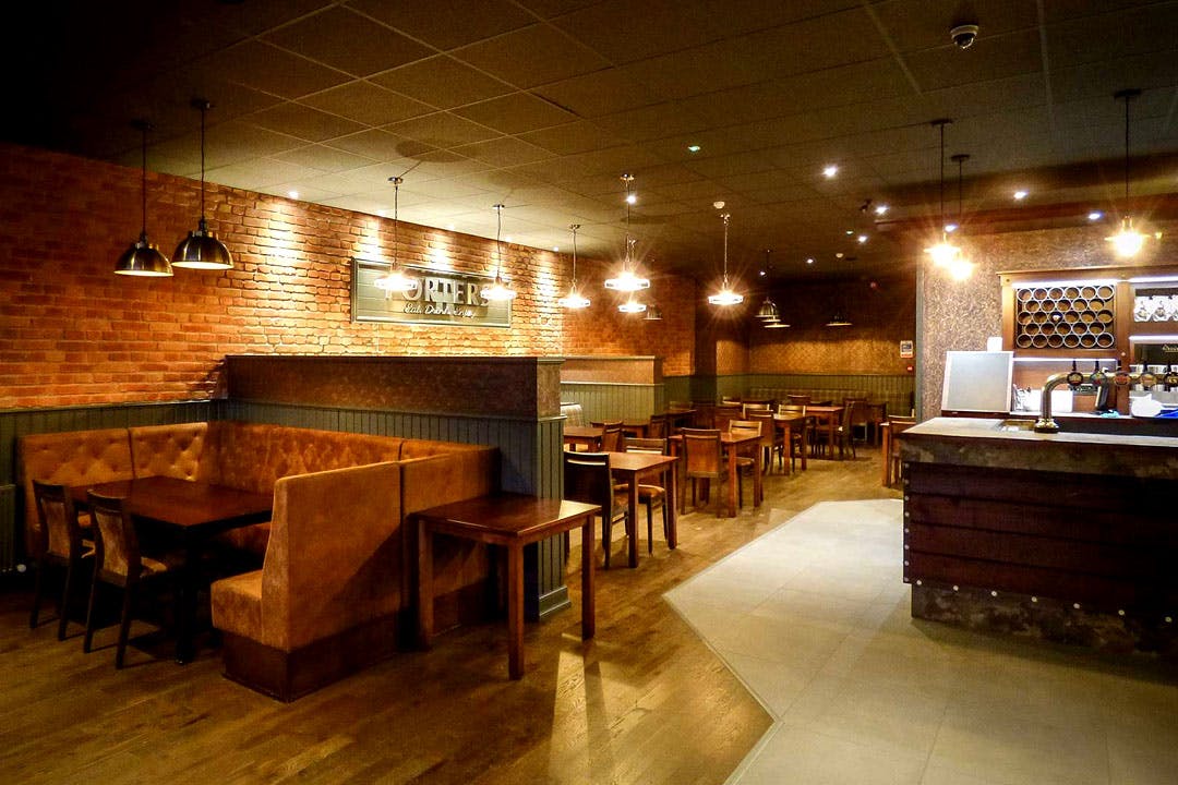 Porters Bar & Restaurant