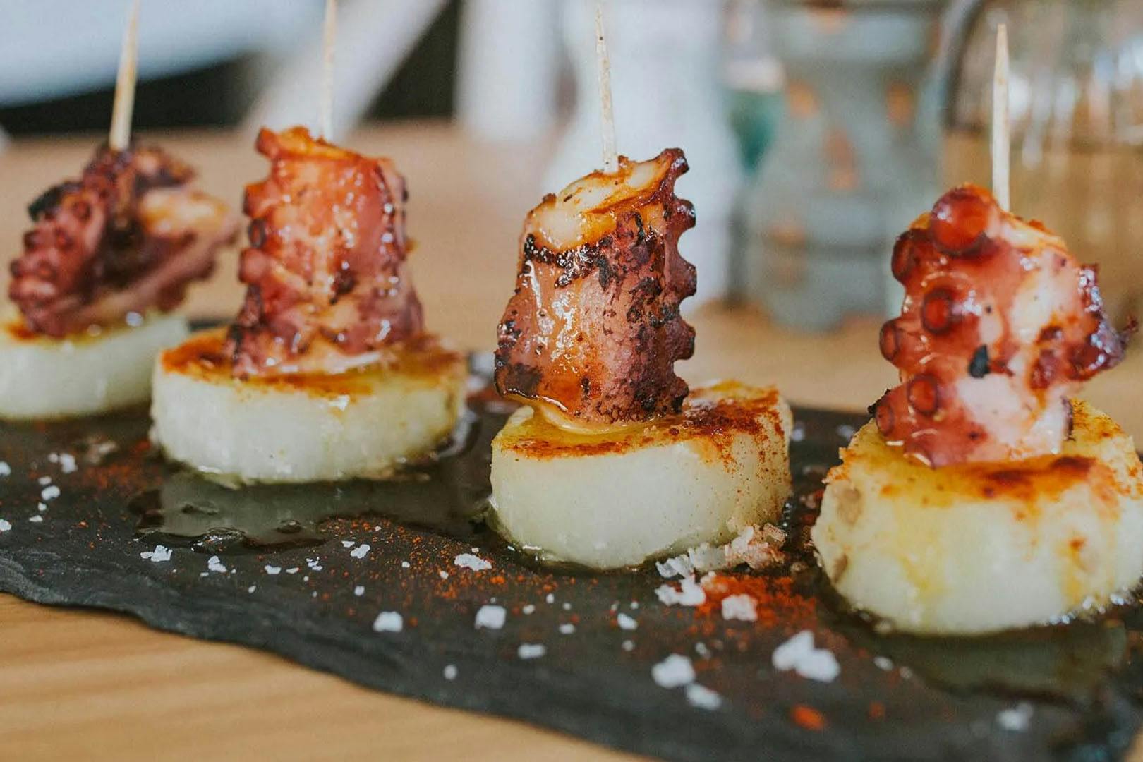 La Casa, Newington