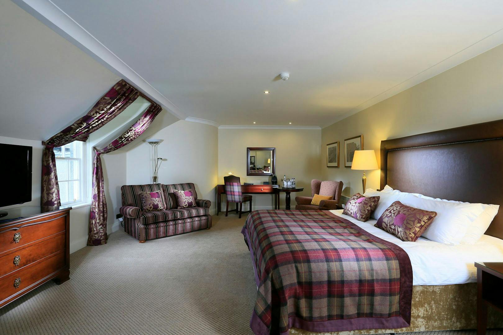 4* Macdonald Pittodrie House