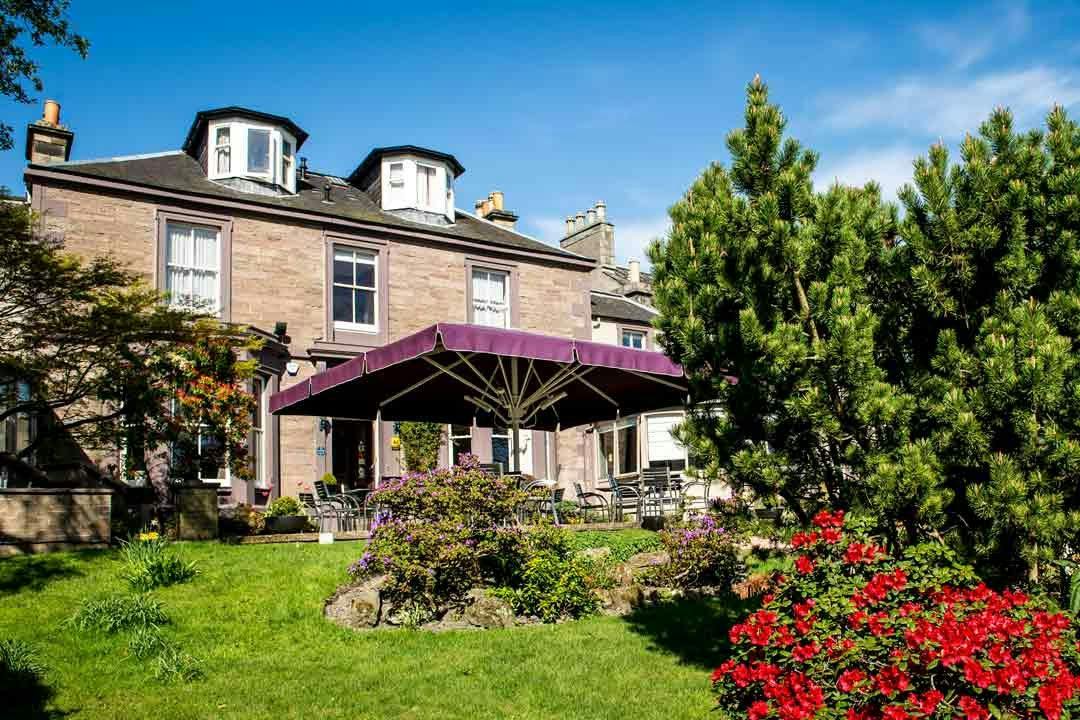 4* Parklands Hotel