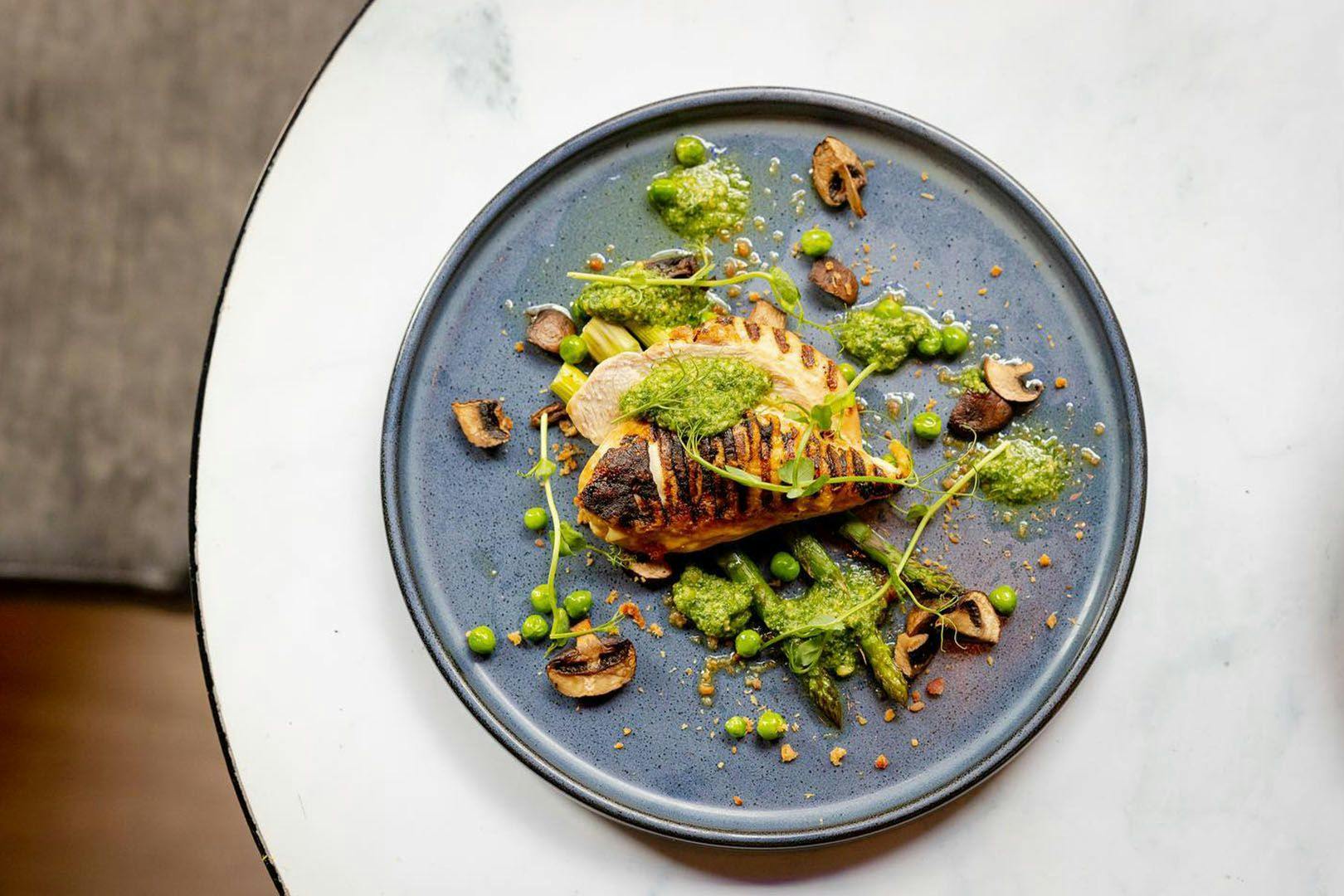 Metropolitan Bar & Restaurant