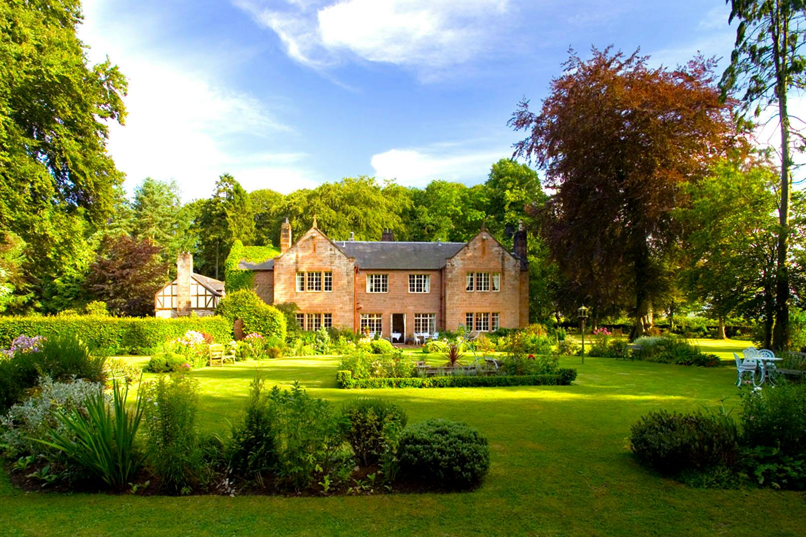 Trigony House Hotel