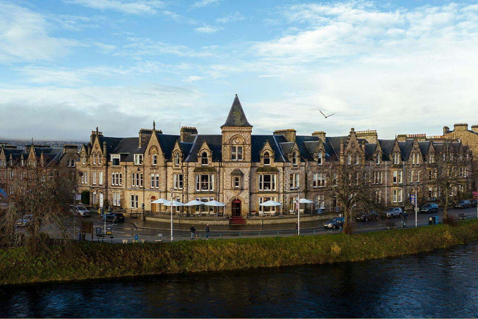 4* The Ambassador Hotel