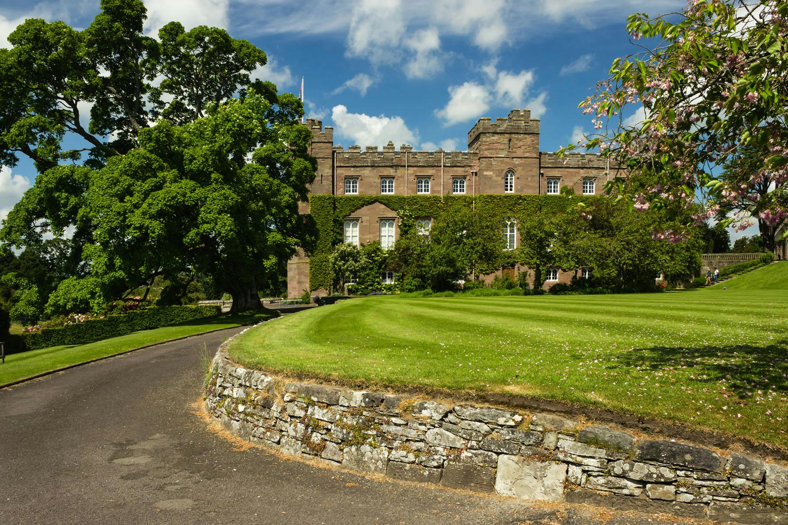The Lodge At Perth Racecourse