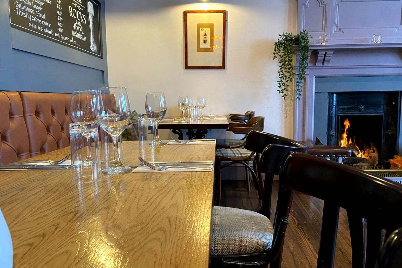 The Rocks Hotel & Restaurant