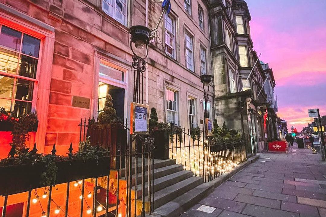 2 Truths, 1 Lie at the Fringe