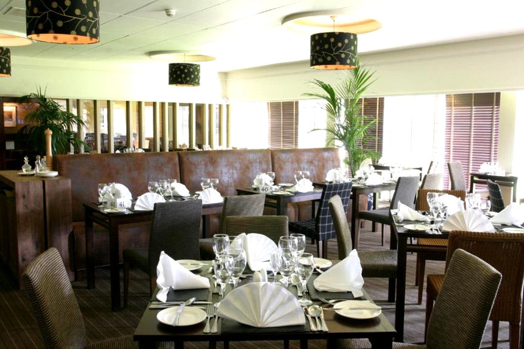 Eight Acres Hotel & Spa