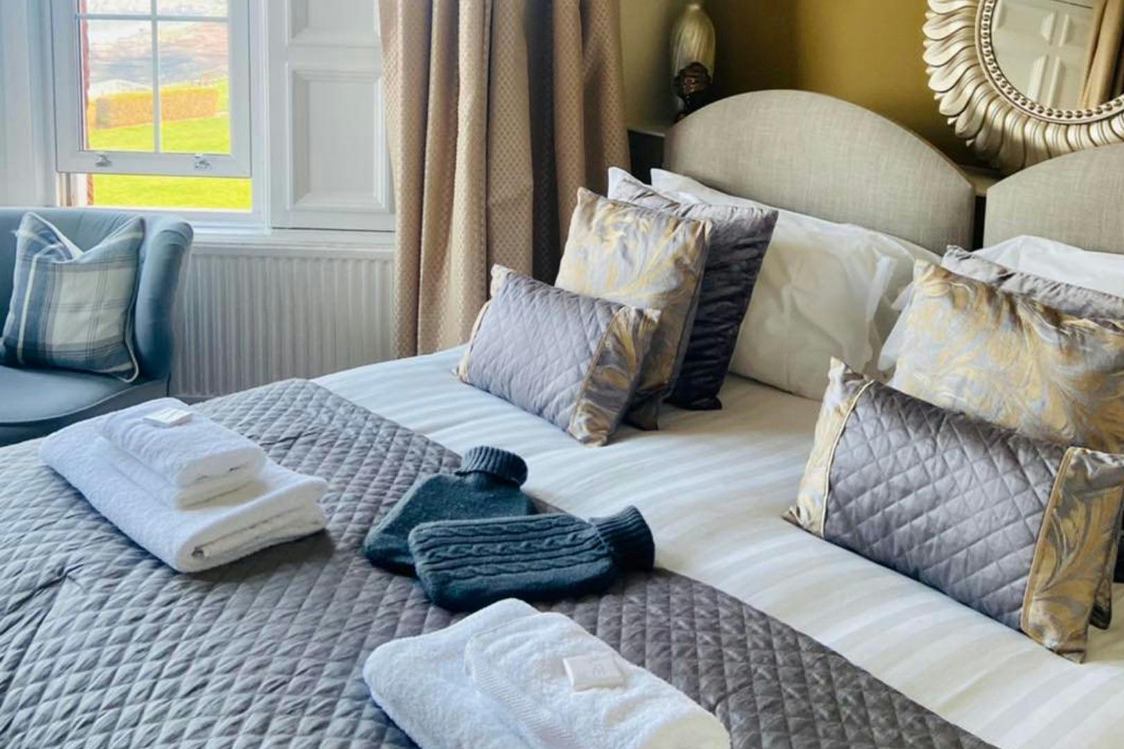 The Rocks Hotel & Restaurant