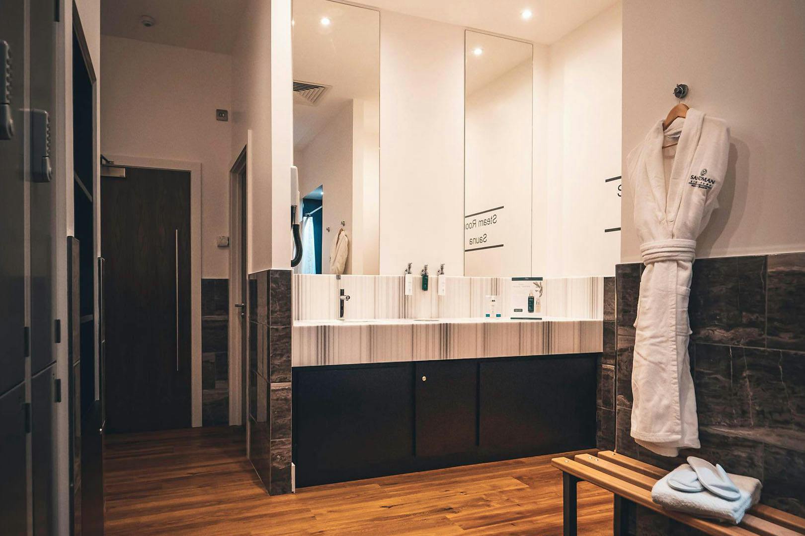 Sandman Signature Aberdeen Hotel