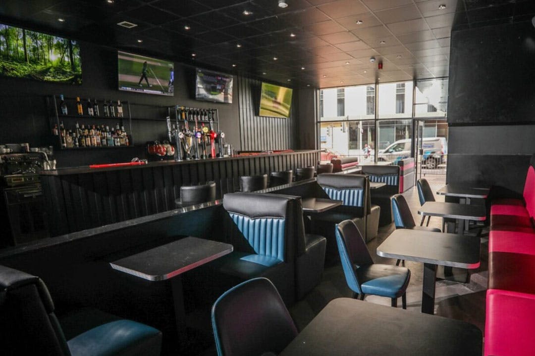 Top Dog Sports Bar