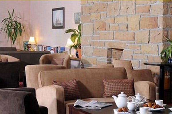 The Highlander Hotel