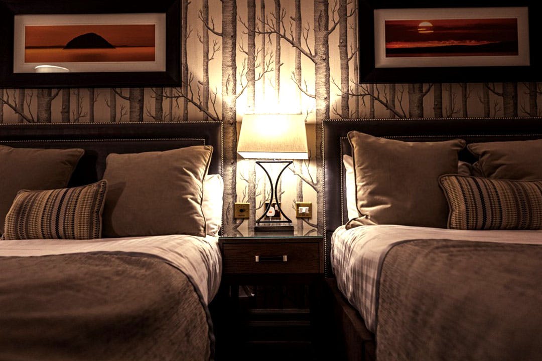 Riverside Lodge Hotel