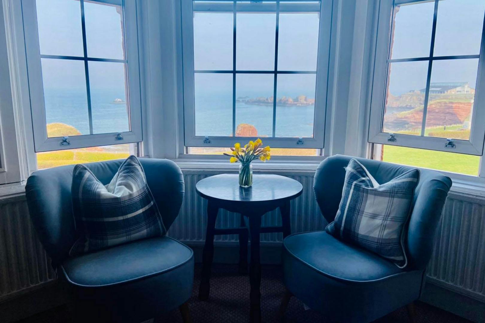 The Rocks Hotel & Restaurant